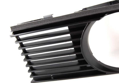 Rejilla embellecedora izquierda OEM 51131945885 para BMW E30 318i {modelos: 1079, 1089, 1092, 1094, 1341, 1381, 1384, 1394, AF62, AJ62}. Original BMW.