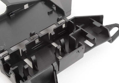 Soporte conexión paso de rueda izquierdo OEM 61131393782 para BMW E36 y Z3. Original BMW.