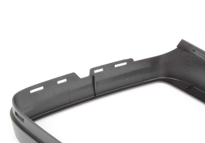 Anillo de retención negro derecho OEM 51167074952 para BMW Serie 5 E60, E61, E60 LCI, E61 LCI. Original BMW.