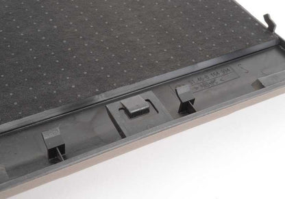 Rejilla interior OEM 51468164998 para BMW E31 serie 8. Pieza original BMW. Ideal para sustituir rejilla dañada o desgastada en el salpicadero.