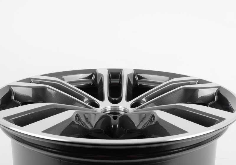 Llanta original BMW M Doble Radio 468 OEM 36117846789 en 20" para BMW X5 (F15) y X6 (F16). Acabado bicolor gris orbit brillante. Para eje trasero. Original BMW.