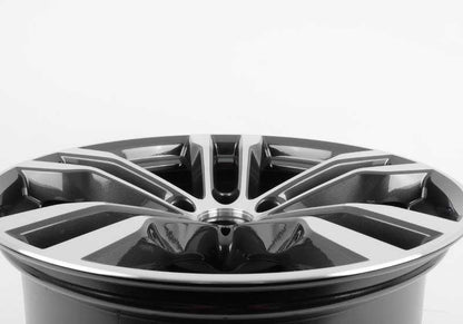 Llanta original BMW M Doble Radio 468 OEM 36117846789 en 20" para BMW X5 (F15) y X6 (F16). Acabado bicolor gris orbit brillante. Para eje trasero. Original BMW.