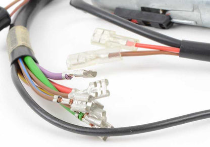 Cerradura de dirección OEM 32321150462 para BMW E21. Recambio original BMW.