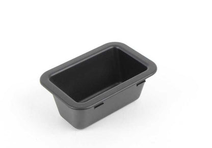 Compartimento trasero OEM 51168399088 para BMW E36 y Z3. Repuesto original BMW. Ideal para almacenar objetos en la parte trasera del vehículo. Fácil instalación y ajuste perfecto.