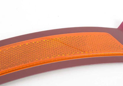 Luz de posición lateral izquierda OEM 63147847205 para BMW F30 y F31. Original BMW.