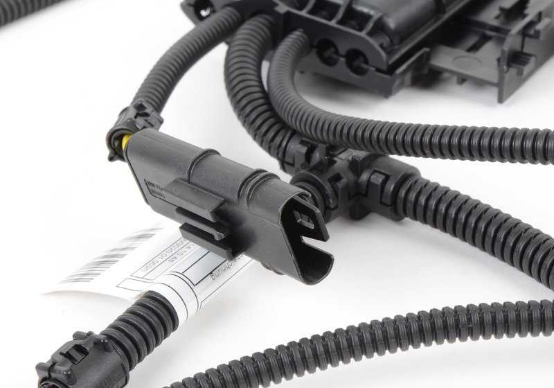 Arnés de cables Sensor del motor para BMW Serie 1 E82, E88, Serie 3 E90N, E91N, E92N, E93N, X5 E70N, X6 E71 (OEM 12517635393). Original BMW.
