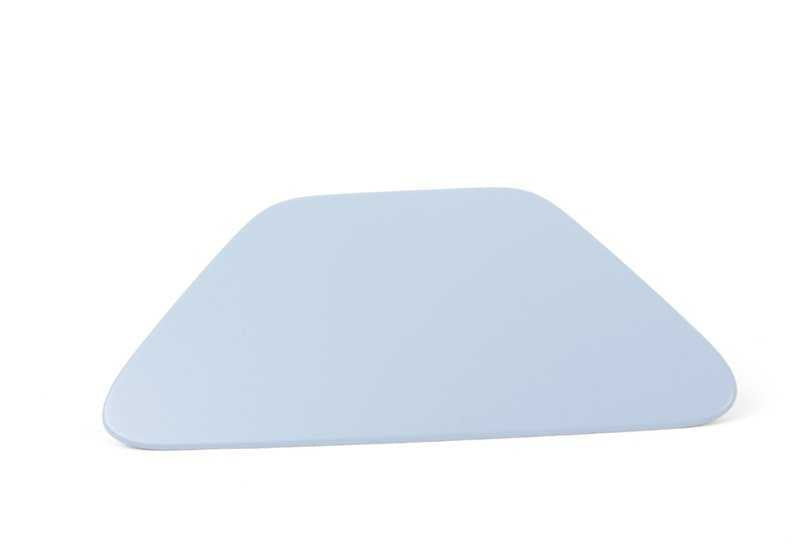 Tapa lateral derecha imprimada OEM 51118055236 para BMW F10. Pieza original BMW. Ideal como recambio de la cubierta exterior derecha del parachoques delantero.