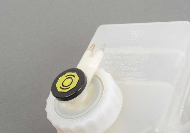 Depósito de líquido de frenos OEM 34321156578 para BMW E24, E32. Recambio original BMW.