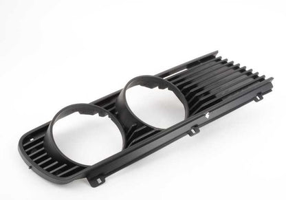 Grade decorativa esquerda 51131919199 para BMW E28. Ideal para substituir ou renovar a grade do lado frontal. Compatível com todos os modelos E28. Substituição original da BMW.