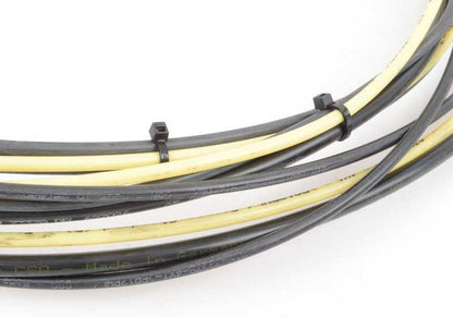 Tube hydraulique OEM 37236754453 pour BMW X5 E53 (modèles 3.0d et 3.0i avec suspension pneumatique). Compatible avec les transmissions manuelles et automatiques. BMW d'origine.