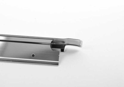 Embellecedor derecho para BMW (OEM 51367441115). Original BMW.