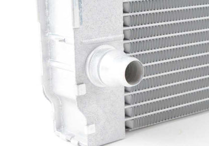 Radiateur de réfrigérant OEM 17118615426 pour BMW F07, F10, F11, F01, F02. BMW d'origine.