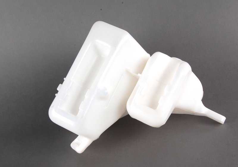 Depósito de líquido limpiaparabrisas OEM 61671370777 para BMW E30. Compatible con todos los modelos E30. Recambio original BMW.