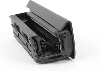 Soporte derecho para cortinilla parasol trasera OEM 51477033550 para BMW X5 E53. Original BMW.