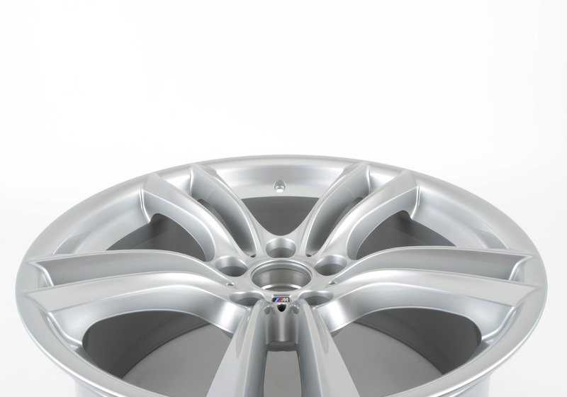 Tire en alliage OEM 36117841824 M Doppelspeiche 303 Design pour BMW F07 (série 5 GT), F01 / F02 (série 7), F04 (7 séries hybrides). BMW d'origine.