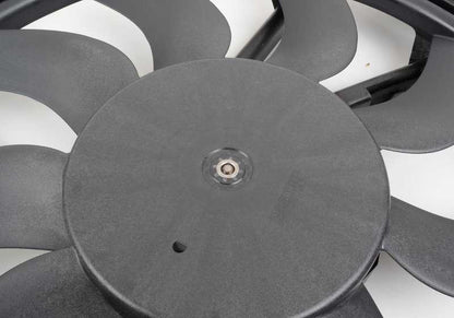 Ventilador completo con soporte OEM 17112284887 para BMW F87 (M2 CS/Competition), F80 (M3), F82/F83 (M4). Compatible con motores S55. Original BMW.