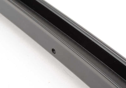 Moldura de guia de janela externa direita para BMW F30, F30N, F80, F80N (OEM 51357258302). BMW original