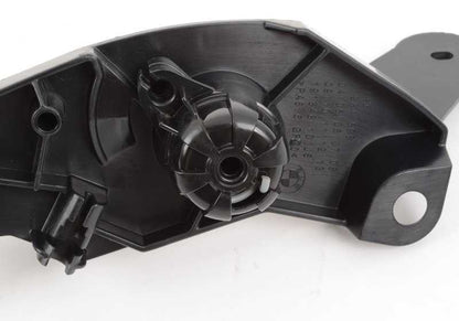 Soporte de fijación OEM 13901705379 para BMW E38 735i y 740i. Original BMW.