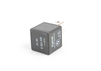 Relé interruptor negro OEM 61368350358 para BMW E36, E34, E39, E32, E38. Repuesto eléctrico compatible para varios sistemas del vehículo. Original BMW.