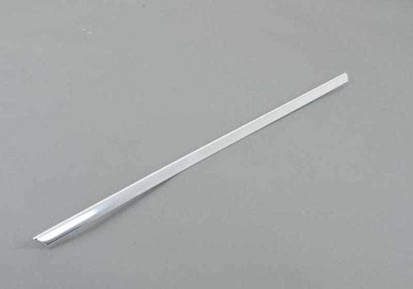 Moldura trasera derecha para BMW Serie 5 E39 (OEM 51368205824). Original BMW