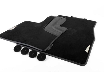 Alfombrillas de moqueta negras OEM 51472347731 para BMW X5 F15 y X6 F16. Juego completo delantero. Antideslizantes, resistentes al agua, con inserto metálico. Original BMW.