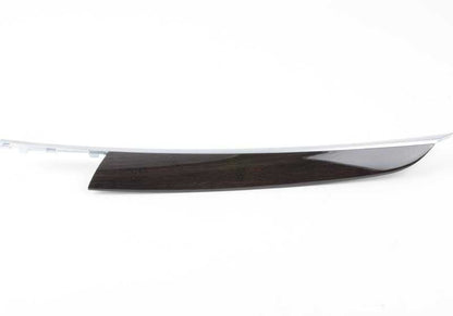 Moulure en bambou décorative pour la porte d'entrée gauche OEM 51417137181 pour BMW X5 E70, E70N. Finition sombre. BMW d'origine.