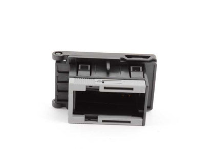 Tapa con marco para toma OBD OEM 61136901665 para BMW E46, F15, F85, F16, F86 y MINI R50, R53, R52. Original BMW y MINI.
