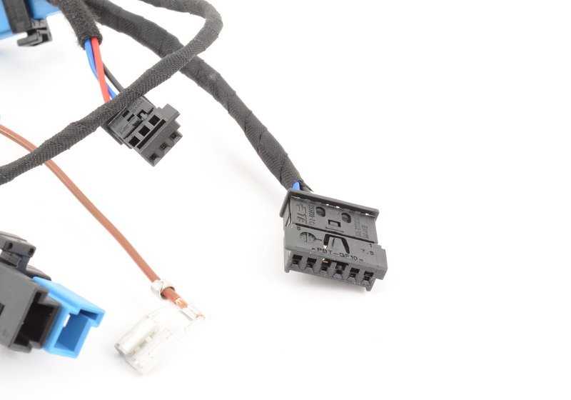 Connection cable for steering wheel 32307848337 for BMW F20, F21, F22, F23, F45, F46, F87, F30, F31, F34, F80, F32, F33, F36, F82, F83, F48, F39, F25, F26, F15, F85, F85, F16, F16, F16, F16. BMW original.