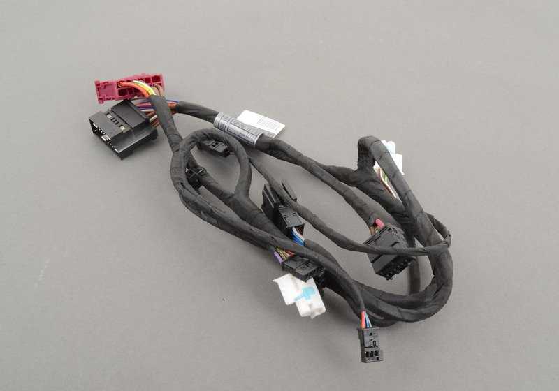 Câblage du siège droit OEM 61129131766 pour BMW E81, E82, E88, E90, E90N, E91, E91N, E92, E92N. Remplacement BMW d'origine.
