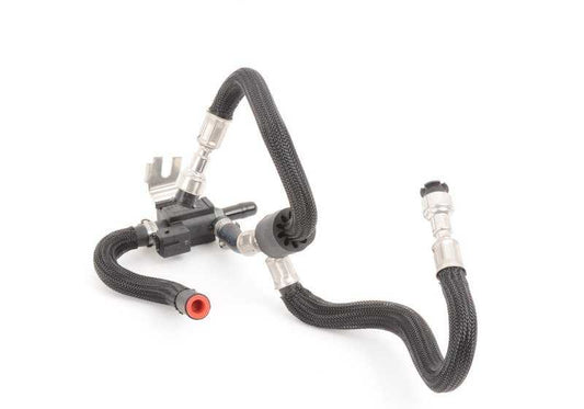 Tubería de combustible OEM 13537556233 para BMW E65, E66. Recambio original BMW.