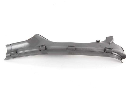 Embellecedor entrada puerta trasera derecha OEM 51477146348 para BMW E90 316d, 316i {todos los modelos compatibles}. Color gris. Original BMW.