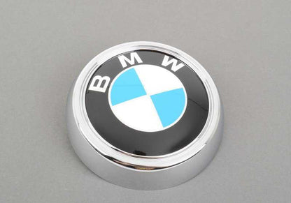 Emblema trasero (maletero) OEM 51147364375 para BMW X3 F25 (modelos xDrive28i, sDrive18d, sDrive20i). Original BMW.