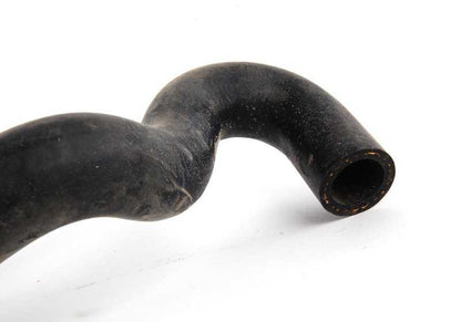 Tubo de refrigeración OEM 64211386690 para BMW E30 {318i, 318is} modelos con motor M40 y M42. Original BMW.