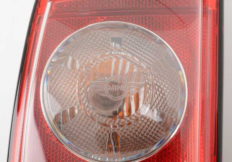 Luz trasera lateral izquierda blanca OEM 63212754529 para MINI Clubman R55, R55 LCI. Original MINI.