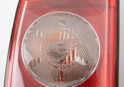 Luz trasera lateral izquierda blanca OEM 63212754529 para MINI Clubman R55, R55 LCI. Original MINI.