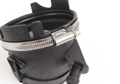 Adaptador de entrada de aire OEM 13717537502 para BMW E82, E88, E90, E91, E92, E93. Original BMW.