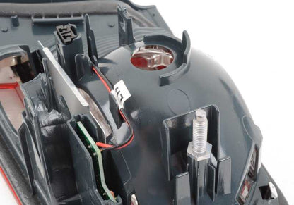 Piloto trasero izquierdo maletero OEM 63217372793 para BMW F30, F31, F80. Compatible con versiones 316d, varios motores y transmisiones. Original BMW.