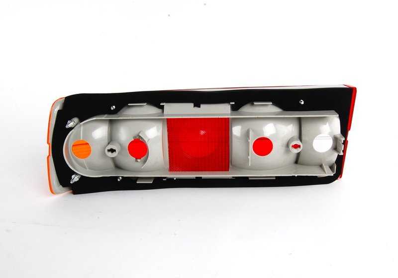 Luz trasera derecha con piloto antiniebla OEM 63211370678 para BMW E30 316, 318i. Original BMW.