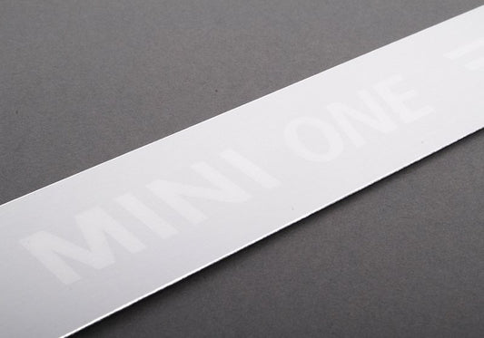 Paramento de entrada (moldura de umbral) OEM 51717052125 para MINI One R50, Cabrio R52, One R56/R56 LCI… y más. Original MINI.