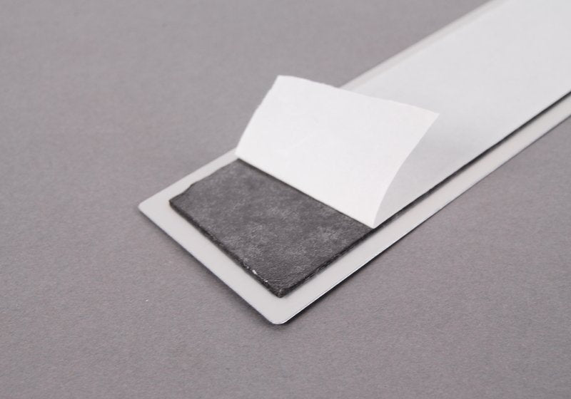 Paramento de entrada (moldura de umbral) OEM 51717052125 para MINI One R50, Cabrio R52, One R56/R56 LCI… y más. Original MINI.