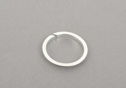 Anillo de sujeción para BMW (OEM 18211230586). Original BMW