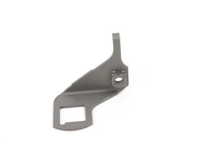 Supporto interruttore della frizione OEM 35111157815 per BMW E30 320i (tutti i modelli con motore M20). BMW originale.