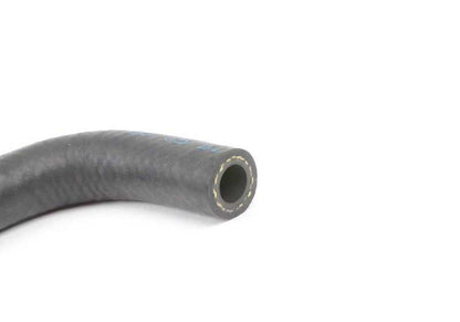Codo de manguera combustible OEM 16121183282 para BMW E21, E81 (116d, 116i) y E87. Compatible con motores N47, N45, N43. Original BMW.