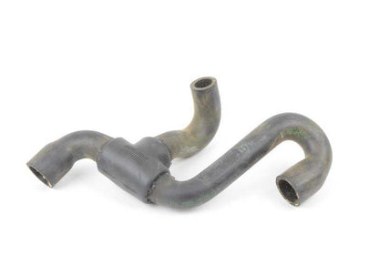 Manguera de retorno del radiador OEM 64218390710 para BMW E34 530i y 540i con motor M60. Compatible con modelos fabricados entre 1992 y 1996. Repuesto original BMW.