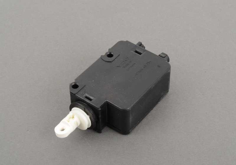 Motor del cierre maletero OEM 67118361140 para BMW E36 (316g, 316i, 316iA, Compact, Coupe, Touring) y BMW Z3 (1.8, 1.9, 2.0, 2.2, 2.8, 3.0i, M Roadster). Original BMW.