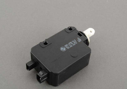 Motor del cierre maletero OEM 67118361140 para BMW E36 (316g, 316i, 316iA, Compact, Coupe, Touring) y BMW Z3 (1.8, 1.9, 2.0, 2.2, 2.8, 3.0i, M Roadster). Original BMW.
