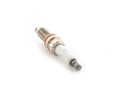Bouge d'allumage haute performance 12120038507 pour BMW F01, F02 (750i, 750li, Alpina B7) avec moteur N63. Compatible avec la traction arrière et XDrive. BMW d'origine.