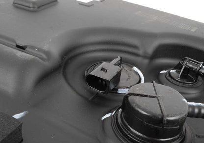 Depósito AdBlue pasivo OEM 16197222146 para BMW E70 y E71 (X5 y X6 xDrive30d, motor N57, 2010–2014). Original BMW.