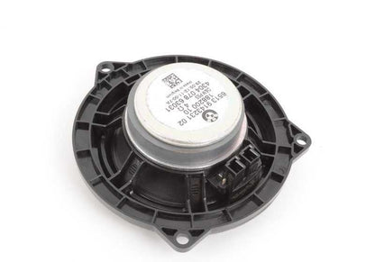 Altavoz medio central estéreo OEM 65139143231 para BMW E87, E87N, E88, E90, E91, E91N, E92, E92N, E93, E93N. Repuesto original BMW.