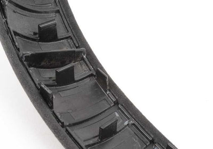 Embellecedor de tirador interior puerta derecha en Alcantara OEM 51418051246 para BMW E82. Original BMW.